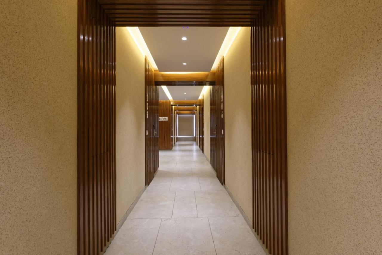 Hotel Flourish International อาเมดาบัด ภายนอก รูปภาพ