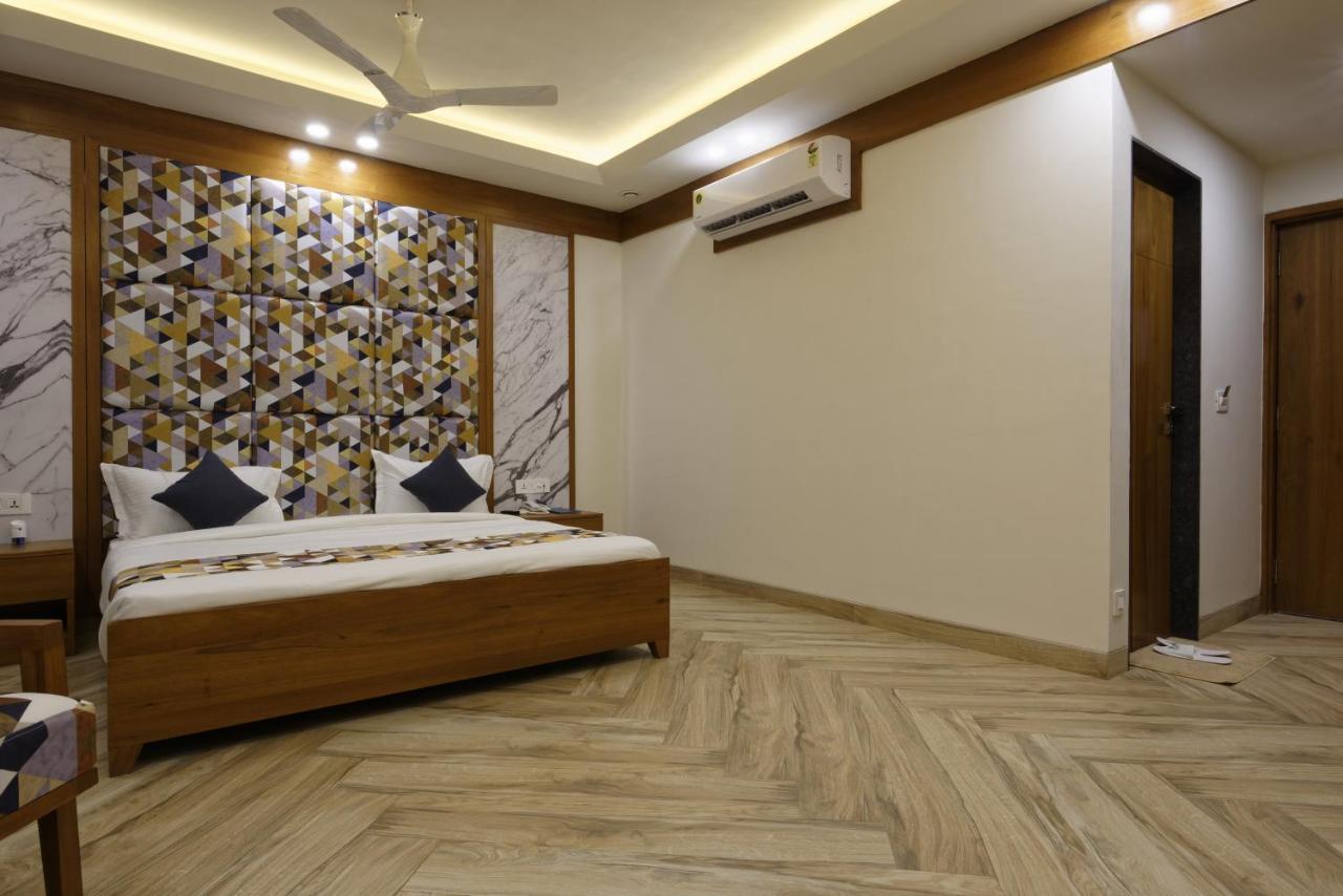 Hotel Flourish International อาเมดาบัด ภายนอก รูปภาพ